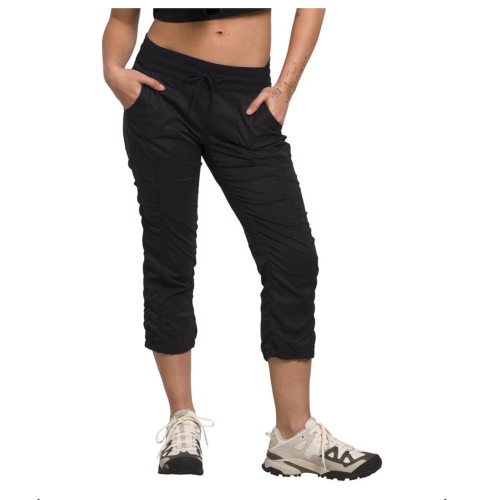 North Face Aphrodite 2.0 Capri Pants - Medium - Black